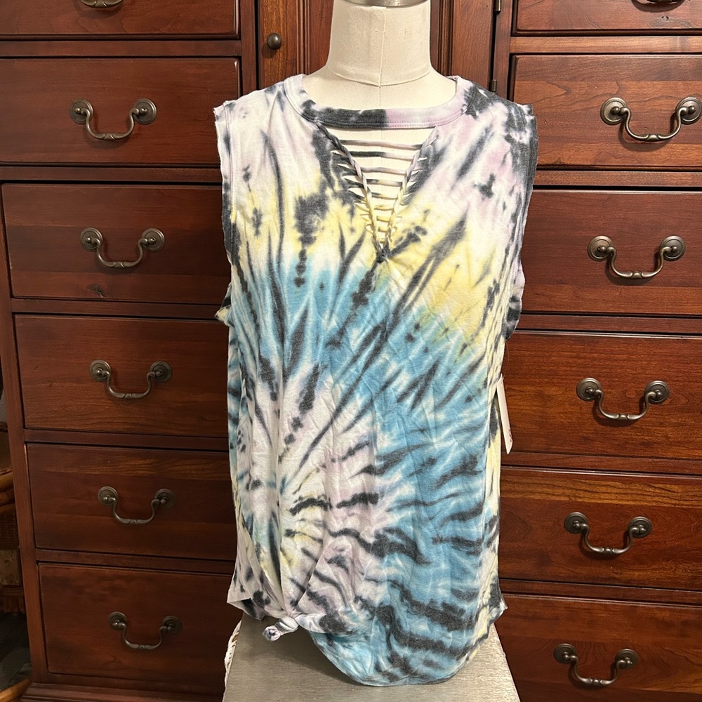 SO Tie-Dye Cutout Muscle Tee